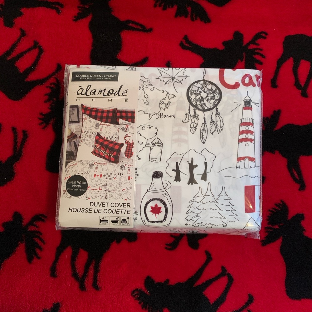 Alamode Home Duvet Cover with Canadian Design - double Queen
